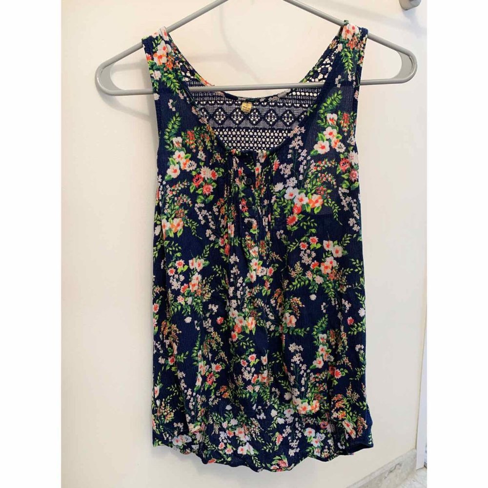 Princess Vera Wang Floral Tank Top